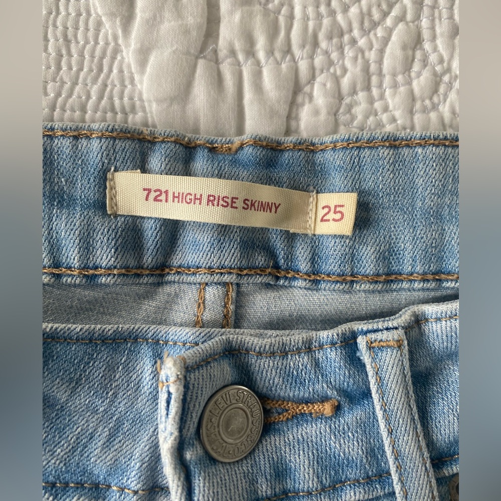 Levi's 721 high rise skinny in light blue - Picture 3 of 7